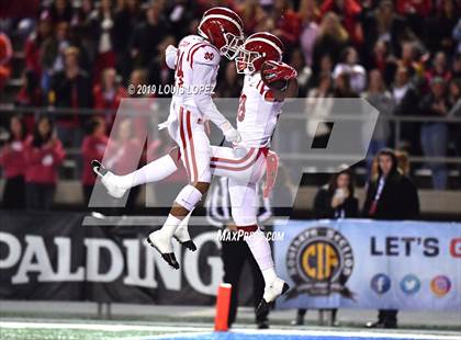Thumbnail 1 in Mater Dei vs. St. John Bosco (CIF SS DIV 1 Championship Final) photogallery.