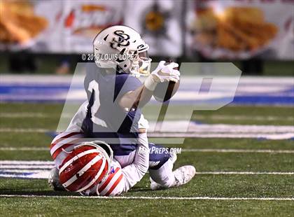 Thumbnail 2 in Mater Dei vs. St. John Bosco (CIF SS DIV 1 Championship Final) photogallery.