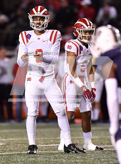 Thumbnail 1 in Mater Dei vs. St. John Bosco (CIF SS DIV 1 Championship Final) photogallery.