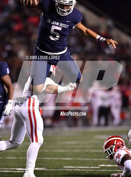 Thumbnail 2 in Mater Dei vs. St. John Bosco (CIF SS DIV 1 Championship Final) photogallery.