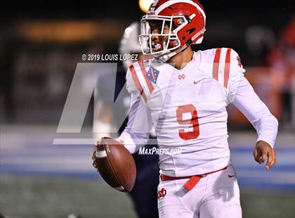 Thumbnail 2 in Mater Dei vs. St. John Bosco (CIF SS DIV 1 Championship Final) photogallery.