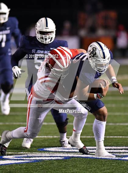 Thumbnail 2 in Mater Dei vs. St. John Bosco (CIF SS DIV 1 Championship Final) photogallery.