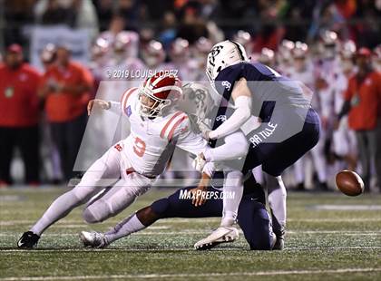 Thumbnail 1 in Mater Dei vs. St. John Bosco (CIF SS DIV 1 Championship Final) photogallery.