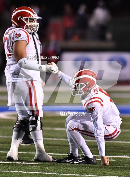 Thumbnail 3 in Mater Dei vs. St. John Bosco (CIF SS DIV 1 Championship Final) photogallery.