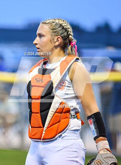 Thumbnail 1 in Gonzales vs Needville (UIL 4A Region IV Area)  photogallery.