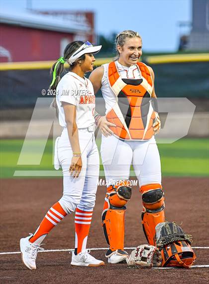 Thumbnail 3 in Gonzales vs Needville (UIL 4A Region IV Area)  photogallery.