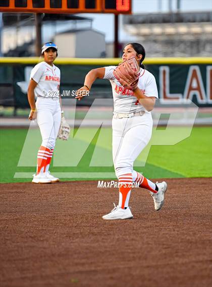 Thumbnail 2 in Gonzales vs Needville (UIL 4A Region IV Area)  photogallery.