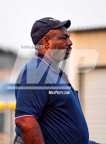 Thumbnail 2 in Gonzales vs Needville (UIL 4A Region IV Area)  photogallery.