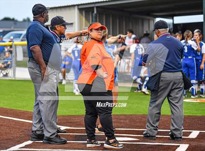 Thumbnail 1 in Gonzales vs Needville (UIL 4A Region IV Area)  photogallery.