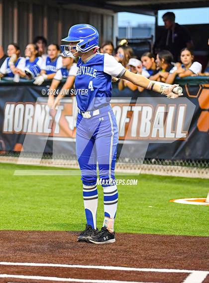 Thumbnail 3 in Gonzales vs Needville (UIL 4A Region IV Area)  photogallery.
