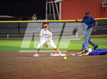 Thumbnail 3 in Gonzales vs Needville (UIL 4A Region IV Area)  photogallery.