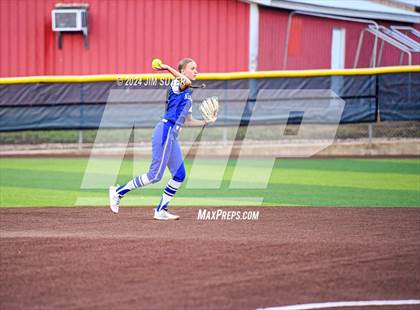 Thumbnail 2 in Gonzales vs Needville (UIL 4A Region IV Area)  photogallery.
