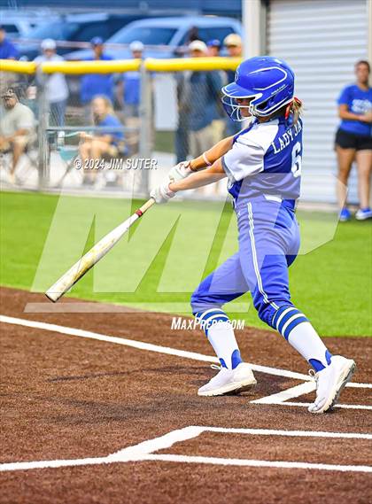 Thumbnail 2 in Gonzales vs Needville (UIL 4A Region IV Area)  photogallery.