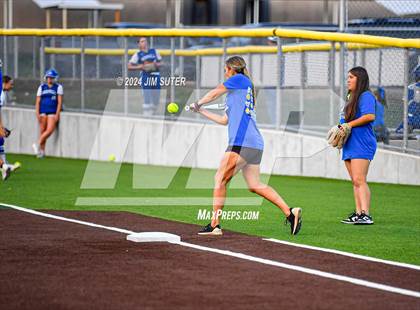 Thumbnail 2 in Gonzales vs Needville (UIL 4A Region IV Area)  photogallery.