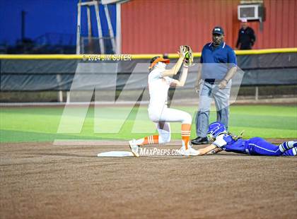 Thumbnail 1 in Gonzales vs Needville (UIL 4A Region IV Area)  photogallery.