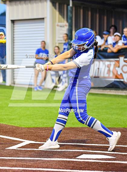 Thumbnail 1 in Gonzales vs Needville (UIL 4A Region IV Area)  photogallery.