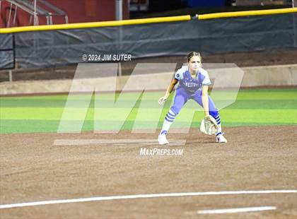 Thumbnail 3 in Gonzales vs Needville (UIL 4A Region IV Area)  photogallery.