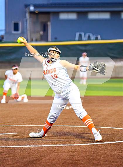 Thumbnail 1 in Gonzales vs Needville (UIL 4A Region IV Area)  photogallery.