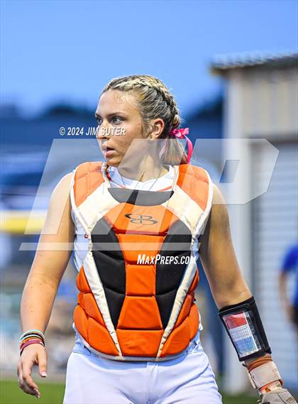 Thumbnail 2 in Gonzales vs Needville (UIL 4A Region IV Area)  photogallery.