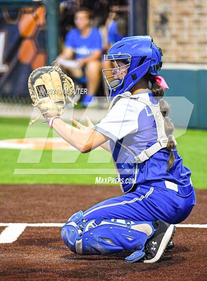 Thumbnail 3 in Gonzales vs Needville (UIL 4A Region IV Area)  photogallery.