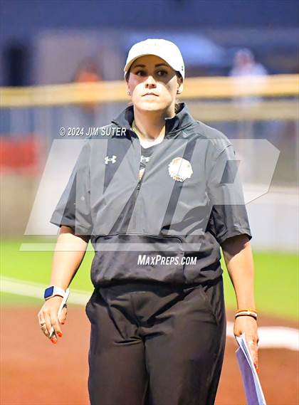 Thumbnail 3 in Gonzales vs Needville (UIL 4A Region IV Area)  photogallery.