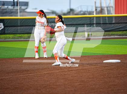 Thumbnail 3 in Gonzales vs Needville (UIL 4A Region IV Area)  photogallery.