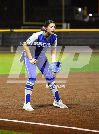 Thumbnail 1 in Gonzales vs Needville (UIL 4A Region IV Area)  photogallery.