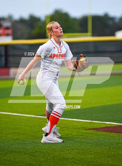 Thumbnail 3 in Gonzales vs Needville (UIL 4A Region IV Area)  photogallery.