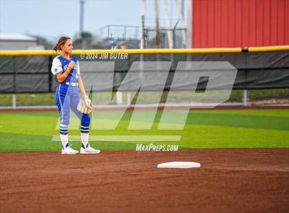 Thumbnail 2 in Gonzales vs Needville (UIL 4A Region IV Area)  photogallery.