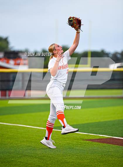 Thumbnail 3 in Gonzales vs Needville (UIL 4A Region IV Area)  photogallery.