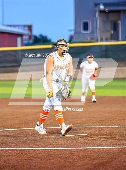 Thumbnail 3 in Gonzales vs Needville (UIL 4A Region IV Area)  photogallery.