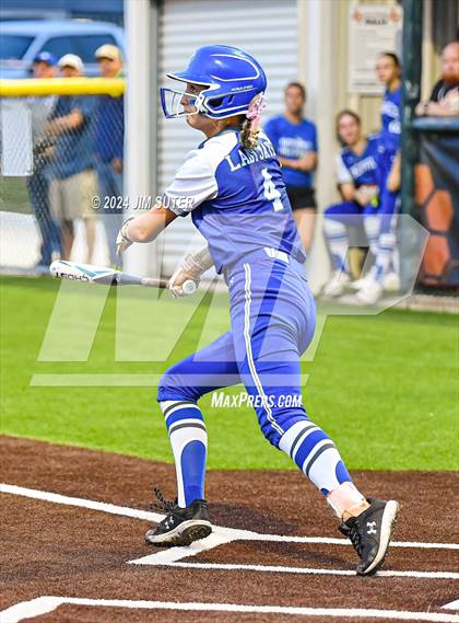 Thumbnail 2 in Gonzales vs Needville (UIL 4A Region IV Area)  photogallery.