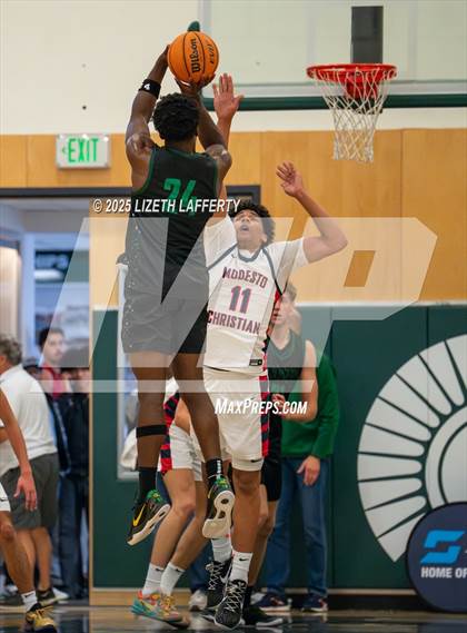 Thumbnail 2 in Modesto Christian vs. St. Joseph (MLK Classic) photogallery.
