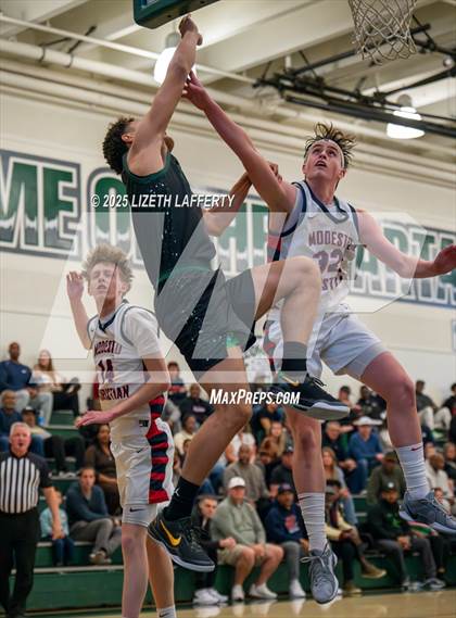 Thumbnail 3 in Modesto Christian vs. St. Joseph (MLK Classic) photogallery.