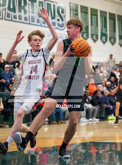 Thumbnail 2 in Modesto Christian vs. St. Joseph (MLK Classic) photogallery.