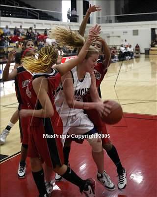 Thumbnail 3 in Santa Margarita vs. Morningside (Sec. IIIAAA Final) photogallery.