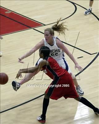 Thumbnail 2 in Santa Margarita vs. Morningside (Sec. IIIAAA Final) photogallery.