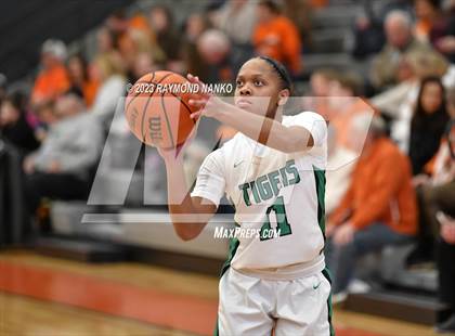 Thumbnail 2 in Hamilton Heights vs. Yorktown (IHSAA Class 3A Sectional Championship) photogallery.