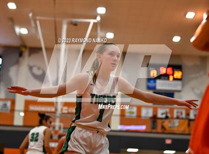 Thumbnail 3 in Hamilton Heights vs. Yorktown (IHSAA Class 3A Sectional Championship) photogallery.