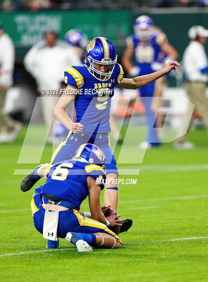 Thumbnail 1 in Whitesboro vs. Brock (UIL 3A D1 Quarterfinal) photogallery.