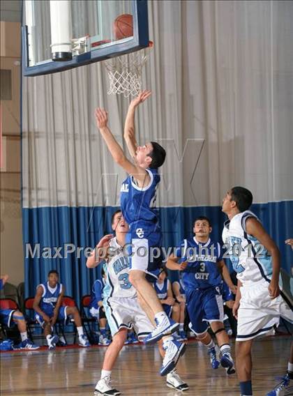 Thumbnail 1 in Valley vs. Cathedral City (MaxPreps Holiday Classic) photogallery.