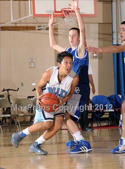 Thumbnail 2 in Valley vs. Cathedral City (MaxPreps Holiday Classic) photogallery.