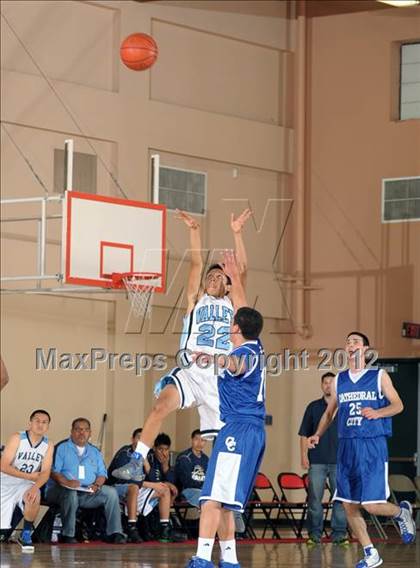 Thumbnail 3 in Valley vs. Cathedral City (MaxPreps Holiday Classic) photogallery.