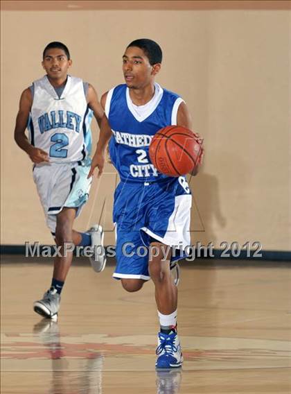 Thumbnail 3 in Valley vs. Cathedral City (MaxPreps Holiday Classic) photogallery.