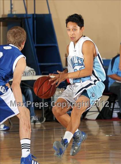 Thumbnail 3 in Valley vs. Cathedral City (MaxPreps Holiday Classic) photogallery.