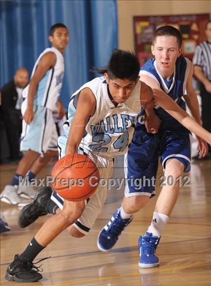 Thumbnail 3 in Valley vs. Cathedral City (MaxPreps Holiday Classic) photogallery.