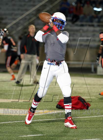 Thumbnail 2 in Gilmer vs. Henderson (UIL 3A Division 2 Quarterfinal Playoff) photogallery.