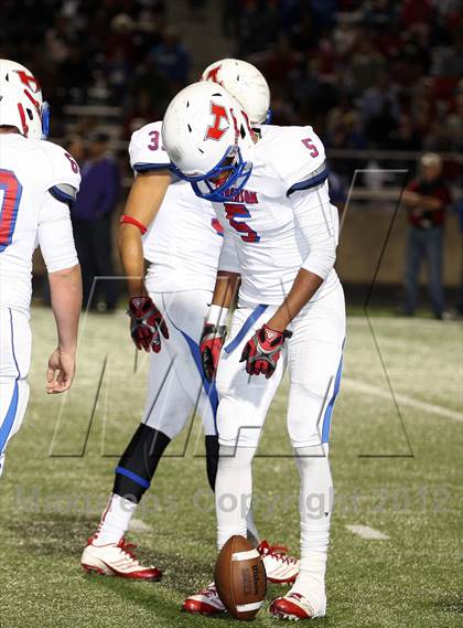 Thumbnail 3 in Gilmer vs. Henderson (UIL 3A Division 2 Quarterfinal Playoff) photogallery.