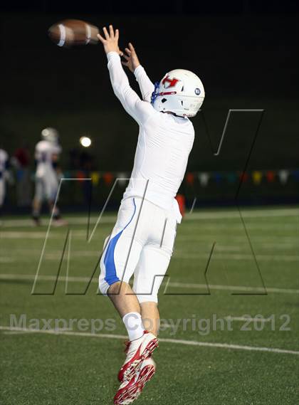 Thumbnail 1 in Gilmer vs. Henderson (UIL 3A Division 2 Quarterfinal Playoff) photogallery.