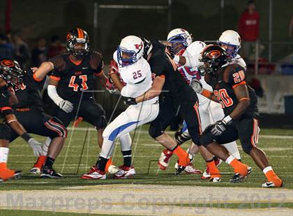 Thumbnail 1 in Gilmer vs. Henderson (UIL 3A Division 2 Quarterfinal Playoff) photogallery.